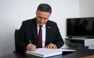 Foto: Predsjedništvo BiH / Bećirović posjetio Memorijalni centar Jasenovac