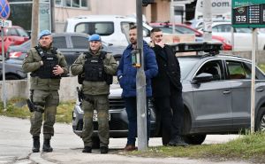 Foto: A. K. / Radiosarajevo.ba / Miloradovi sateliti ponovo ispred Suda BiH