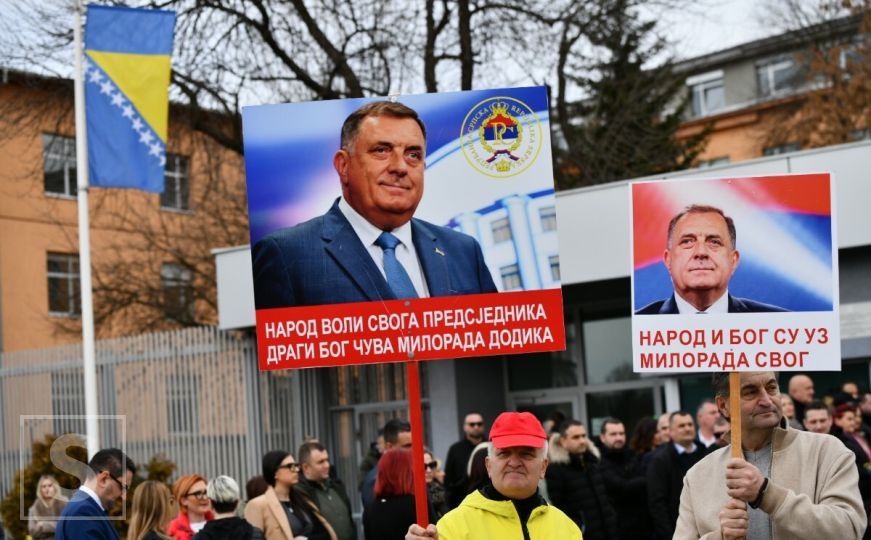 Miloradovi sateliti ponovo ispred Suda BiH