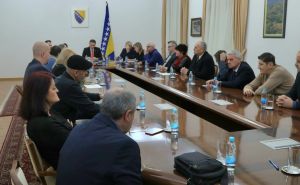 Foto: Predsjedništvo BiH / Član predsjedništva BiH imao sastanak sa predstavnicima udruženja