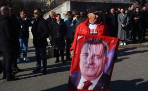 Foto: Dž. K. / Radiosarajevo.ba / Podrška Dodiku ispred Suda BiH