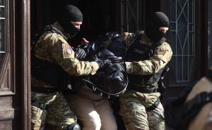 Foto: Dž. K. / Radiosarajevo.ba / Haris Mujčinović izveden iz prostorija MUP-a KS