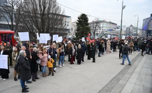 Foto: N.G / Radiosarajevo.ba / Protesti ispred Parlamenta BiH