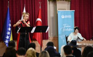 Foto: A.K./Radiosarajevo.ba / Tursko-japanski duo na Sarajevskoj zimi