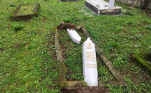 Foto: MIZ Mostar / Vandali uništili i oskrnavili groblje na Kantarevcu