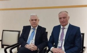 Foto: Facebook / Helez na sajmu naoružanja u Abu Dhabiju