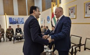 Foto: Facebook / Helez na sajmu naoružanja u Abu Dhabiju