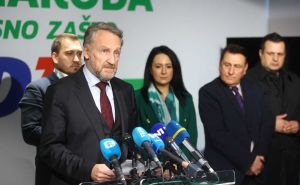 Foto: Dž.K. / Radiosarajevo.ba / Vanredno obraćanje SDA