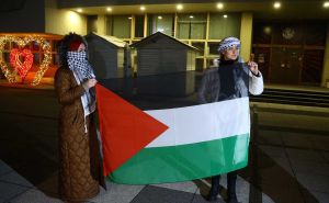 Foto: Dž.K. / Radiosarajevo.ba / Protesti podrške Palestini pred Skenderijom
