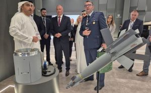 Foto: Ministarstvo odbrane BiH / Zukan Helez na sastanku