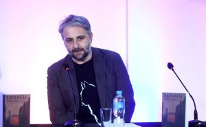 Foto: Dž. K. / Radiosarajevo.ba / Promocija romana 'Koferaši – olujni pjev' u BKC-u