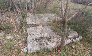 Foto: Facebook / Neevidentirana nekropola sa 102 stećka u Podgoranima