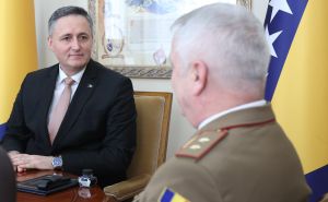 Foto: Press  / Denis Bećirović sa Florinom-Marianom Barbuom