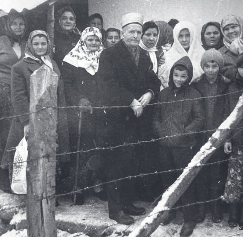 Nurija-ef. Duhandžić u društvu svojih džematlija