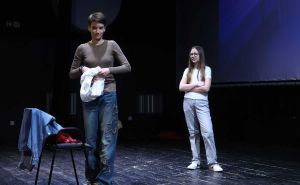 Foto: Dž.K. / Radiosarajevo.ba / Predstava o Danu ružičastih majica