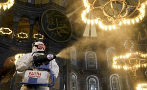 FOTO: AA / Čišćenje Aja Sofije pred Ramazan