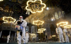 FOTO: AA / Čišćenje Aja Sofije pred Ramazan