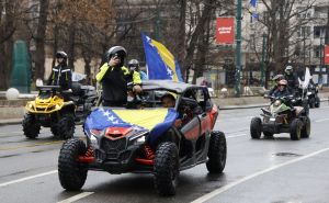 Foto: FENA / Defile Quadova kroz Sarajevo povodom Dana nezavisnosti Bosne i Hercegovine
