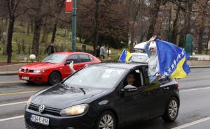 Foto: FENA / Defile Quadova kroz Sarajevo povodom Dana nezavisnosti Bosne i Hercegovine