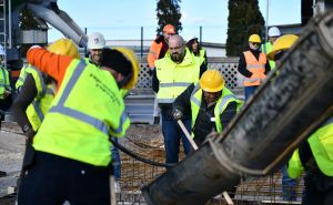 Foto: Facebook / Počelo betoniranje podloge za tramvajsku prugu