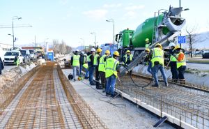 Foto: Facebook / Počelo betoniranje podloge za tramvajsku prugu