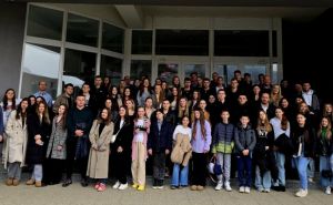 Foto: Ustupljena fotografija za portal Radiosarajevo.ba / Ekološko-mirovna predstava u Vitezu i Travniku