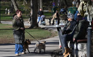 Foto: N. G. / Radiosarajevo.ba / Sunčani dan izmamio Sarajlije na ulice