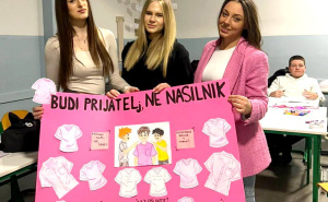 Foto: Ministarstvo obrazovanja KS / Dan ružičastih majica