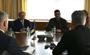 FOTO: Facebook / Komandir NATO štaba i Kemal Ademović