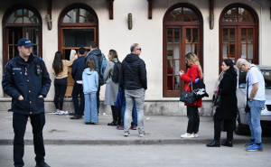 Foto: A. K. / Radiosarajevo.ba / Red za somune ispred sarajevske pekare