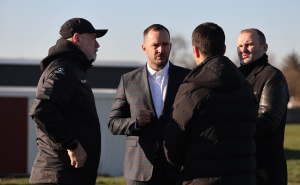 Foto: Nogometni savez BiH / Vico Zeljković u posjeti treningu Zmajeva