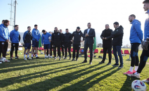 Foto: Nogometni savez BiH / Vico Zeljković u posjeti treningu Zmajeva