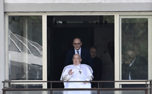 Foto: AA / Papa Franjo održao govor s balkona pa napustio bolnicu