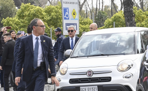 Foto: AA / Papa Franjo održao govor s balkona pa napustio bolnicu