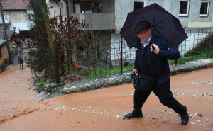 Foto: Dž. K. / Radiosarajevo.ba / Poplavila ulica Komatin