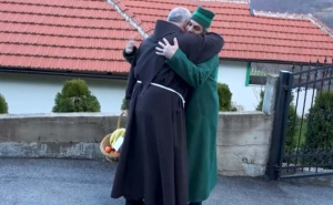 Foto: Screenshot / Fra Mirko Majdandžić i derviš Salem Šehović