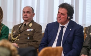 FOTO: AA / Sastanak Vučića i ministra odbrane Mađarske