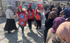 Foto: Milkos / Milkos dijelio Kefir građanima Sarajeva