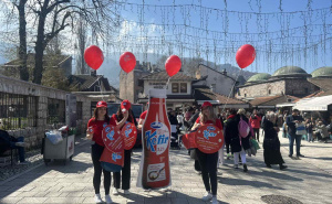 Foto: Milkos / Milkos dijelio Kefir građanima Sarajeva