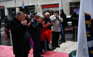 Foto: A. K. / Radiosarajevo.ba / Položeno cvijeće ispred Vječne vatre povodom Dana grada Sarajeva