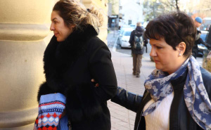 Foto: Dž. K. / Radiosarajevo.ba / Adna Mesihović i Dženita Viteškić predate u nadležnost Tužilaštva KS
