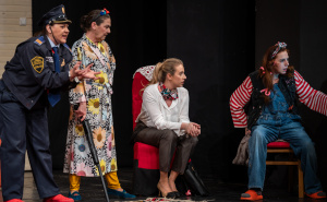 Foto: Bosansko narodno pozorište Zenica / Predstava 'Žene u crvenom'