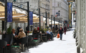 Foto: N.G./Radiosarajevo.ba / Šetnja po suncu u Sarajevu