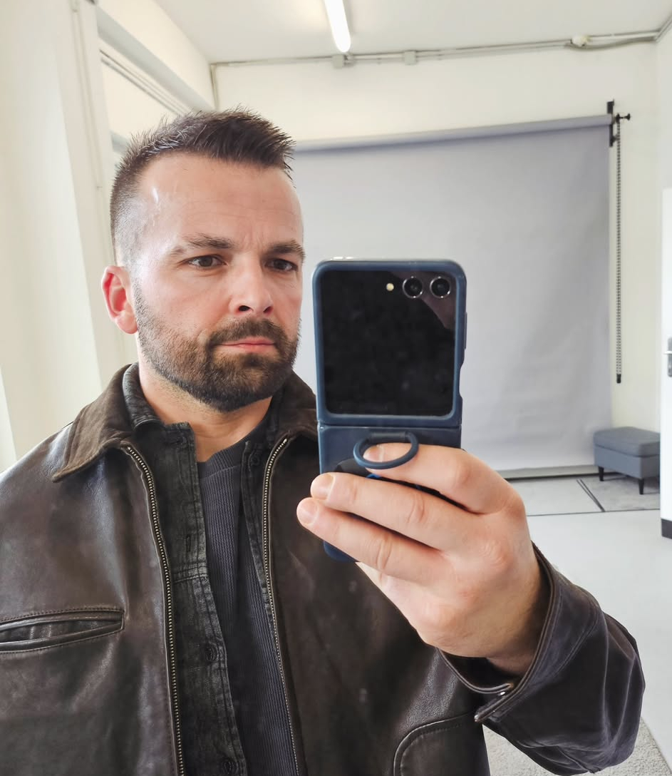 Hasković na setu serije 