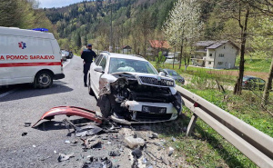 Foto: Hayat / Saobraćajna nesreća u mjestu Srednje