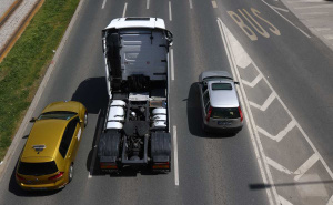 Foto: Dž. K. / Radiosarajevo.ba / Protestna vožnja vozača kamiona u Sarajevu