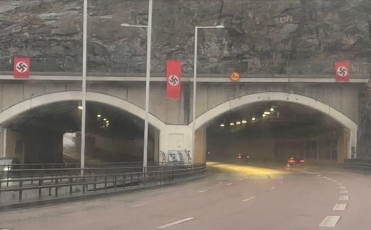 Zastave s kukastim krstovima osvanule u Stockholmu na Hitlerov rođendan
