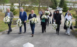 Foto: Općina Centar Sarajevo / Položeno cvijeće u spomen na nastradale bebe Dječijeg doma Bjelave 2025