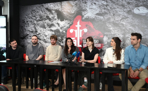 Foto: N.G / Radiosarajevo.ba / Ekipa predstave Podroom