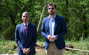 Foto: A. K. / Radiosarajevo.ba / Sadnja stabala lipe u "Aleji ambasadora"